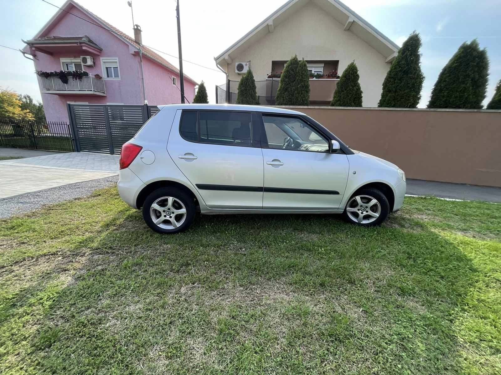 ŠKODA FABIA MK2 ZADNJA DESNA Vrata 5J6833056